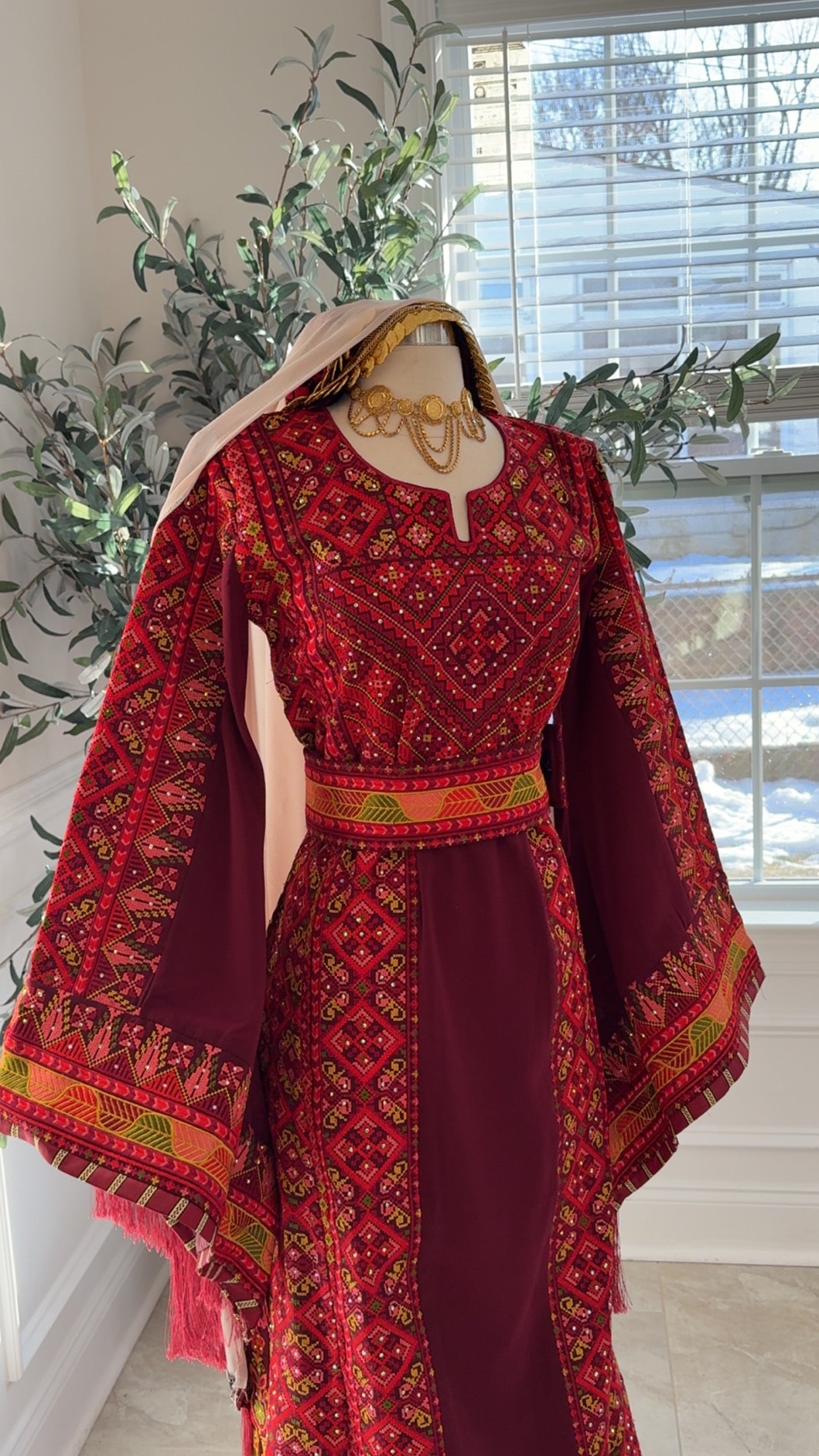 New Maroon Heavily embroidered Thobe – LaFarrahBoutique