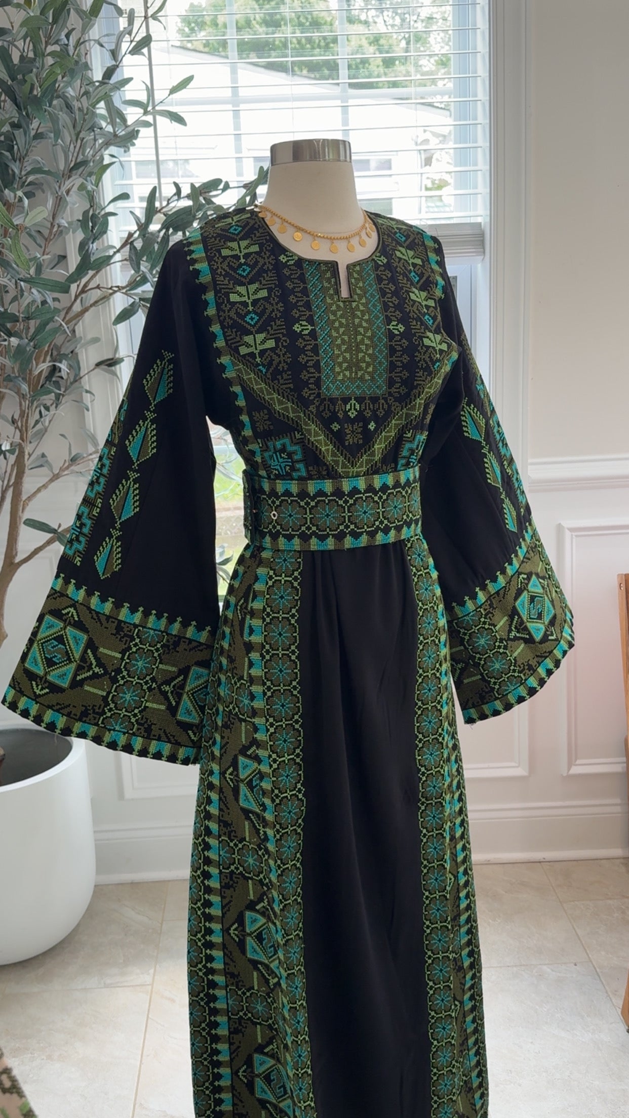 Traditional Thobes LaFarrahBoutique Traditional Thobes LaFarrahBoutique