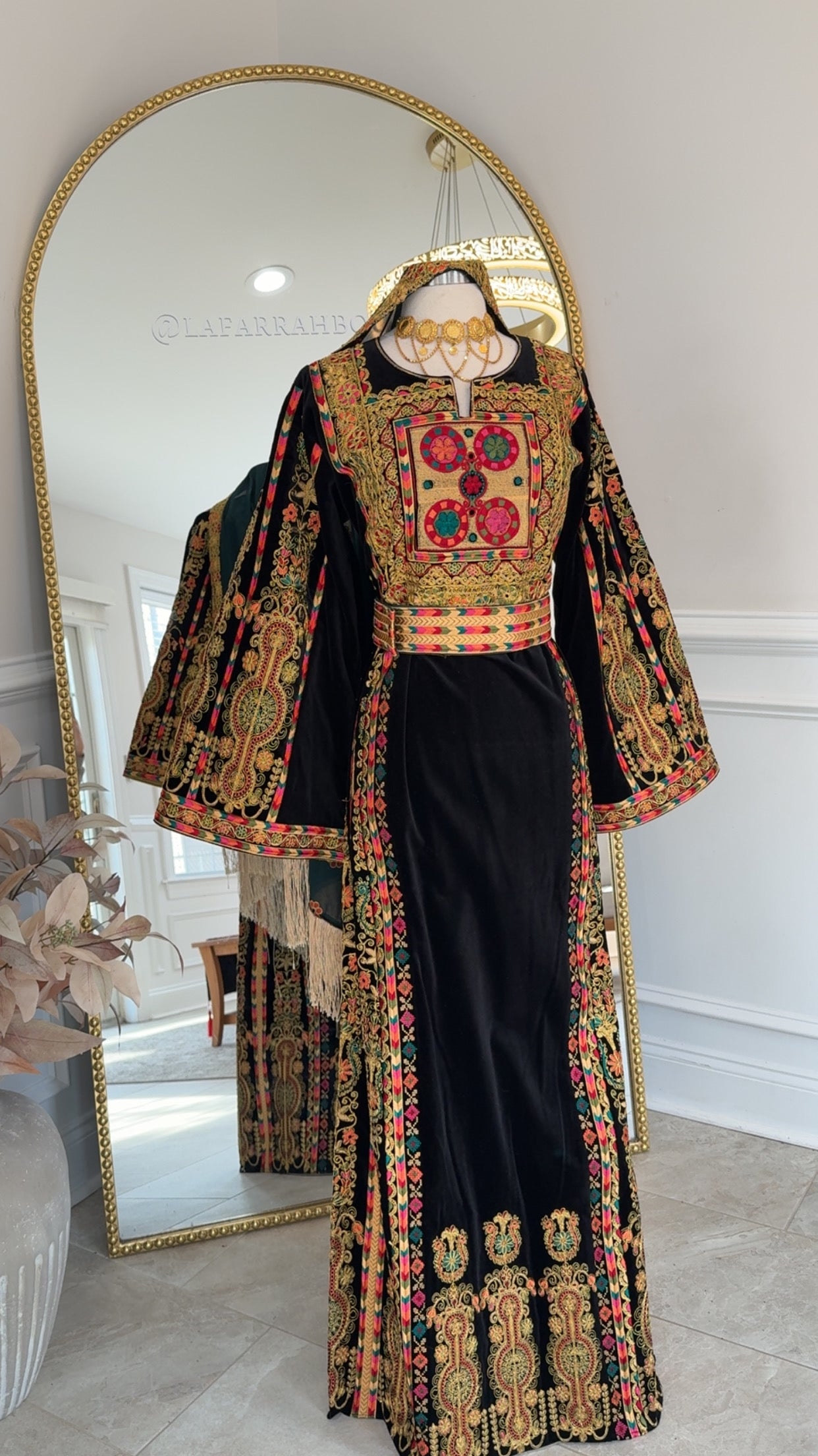 New Black Velvet Malika Thobe