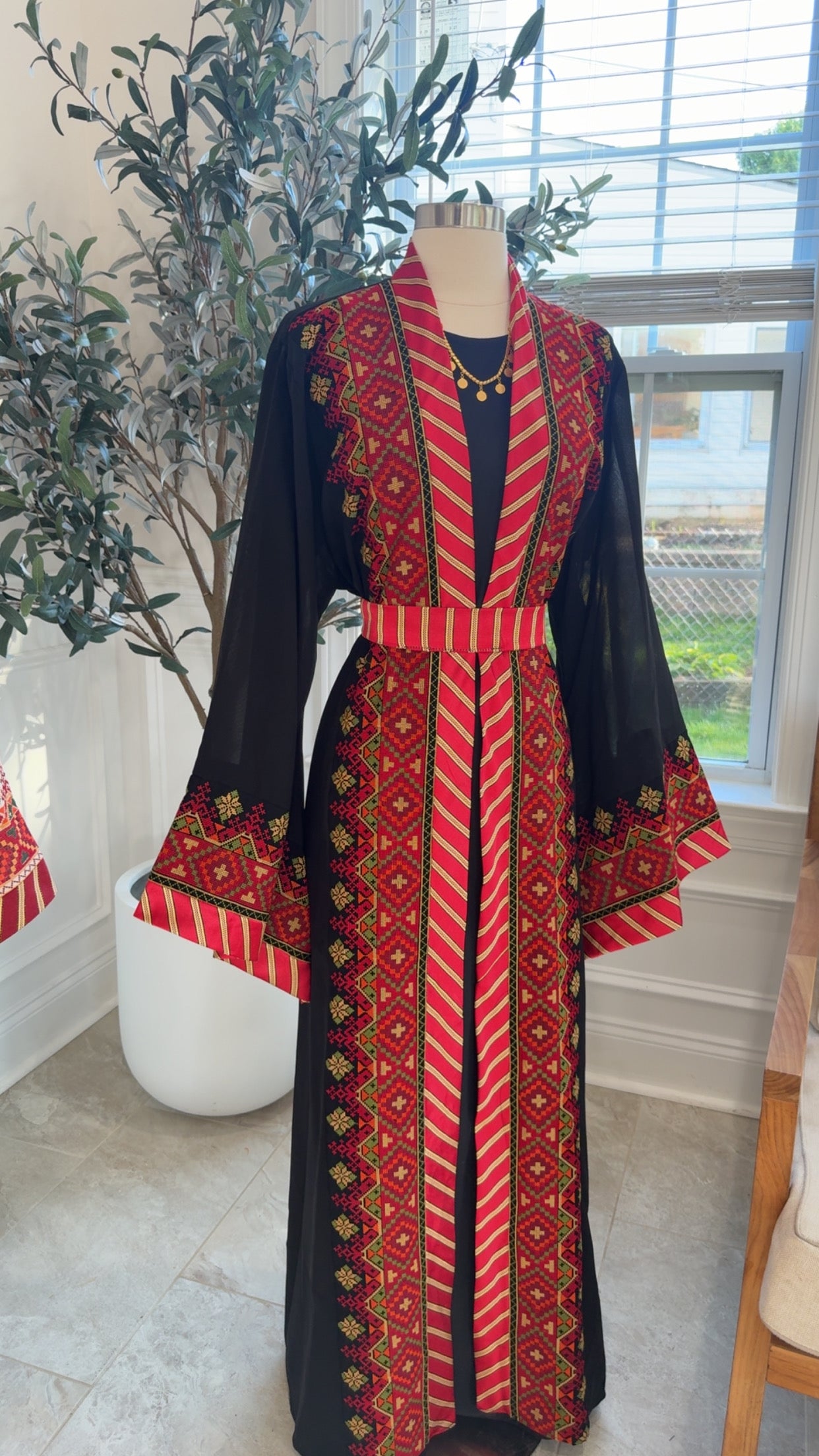 Black Kashmir Abaya
