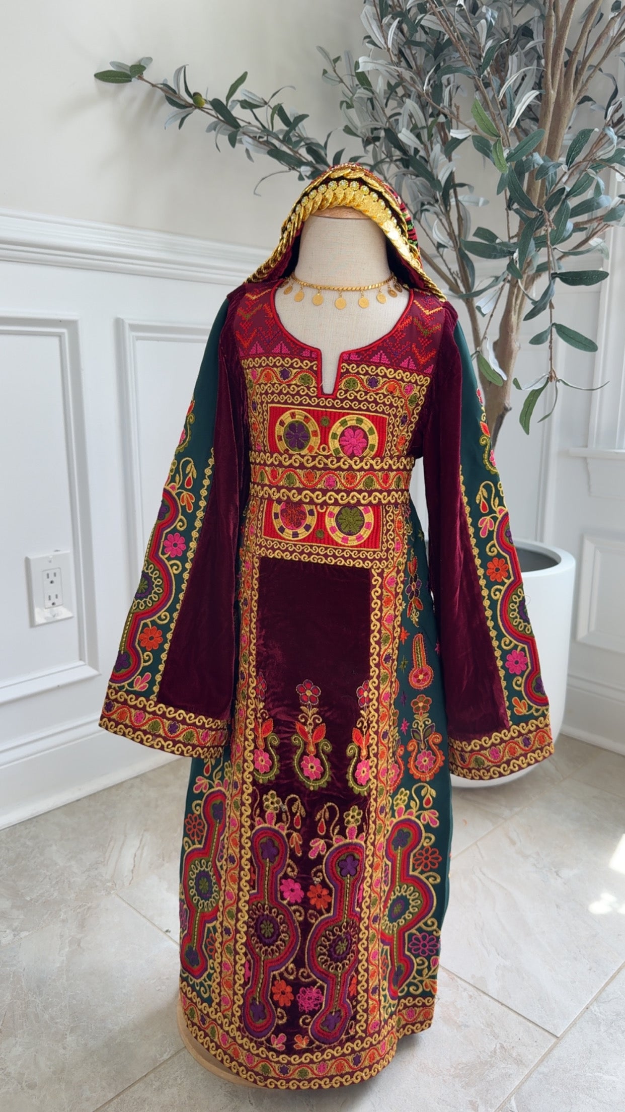 New kids Maroon Malika Thobe