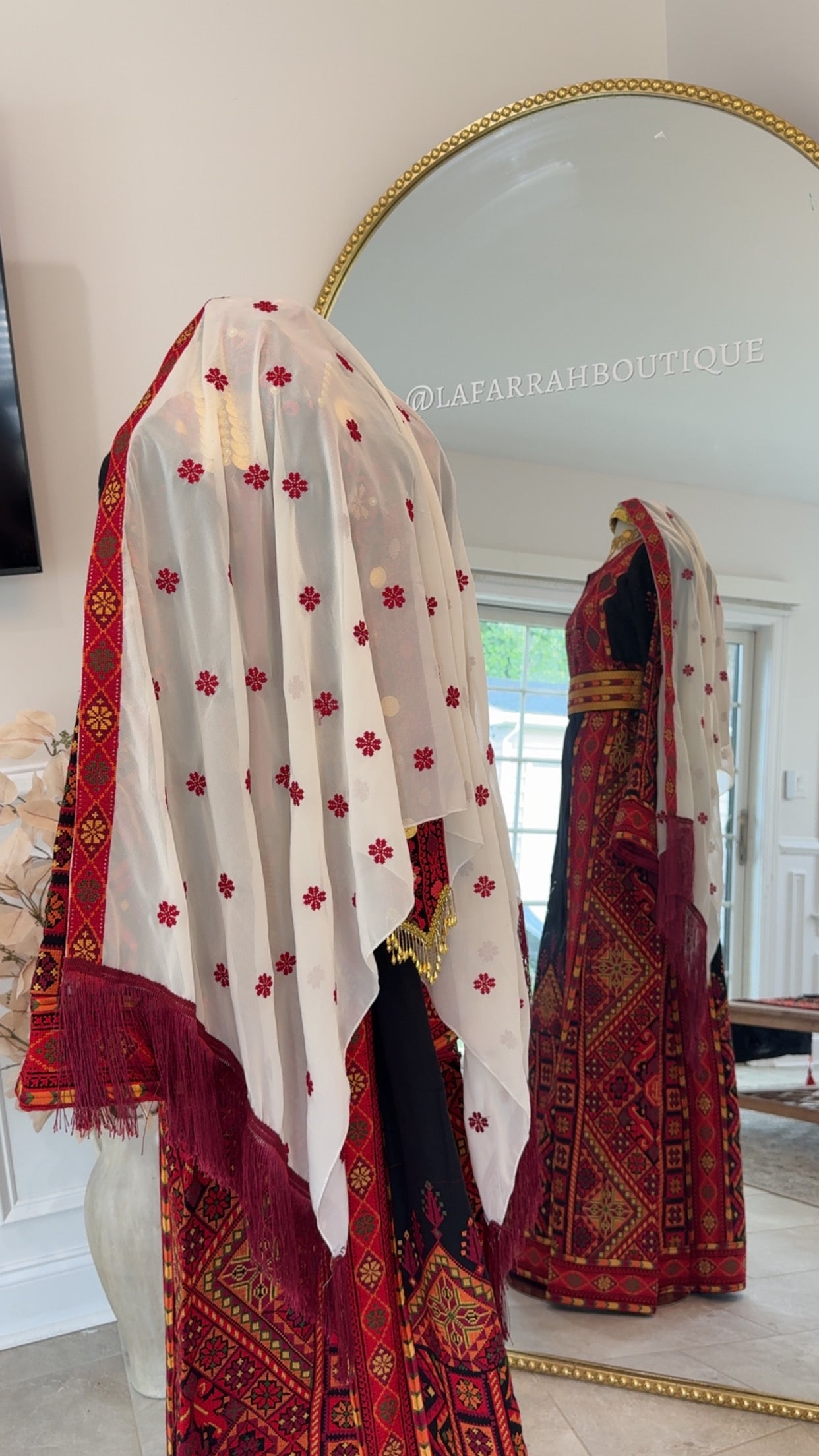 embroidered khirka / scarf