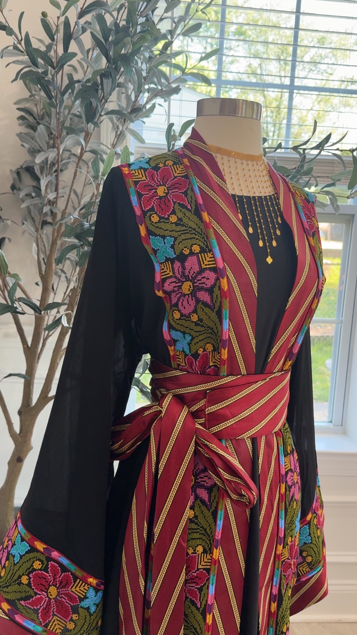 New Black Floral Kashmir Abaya