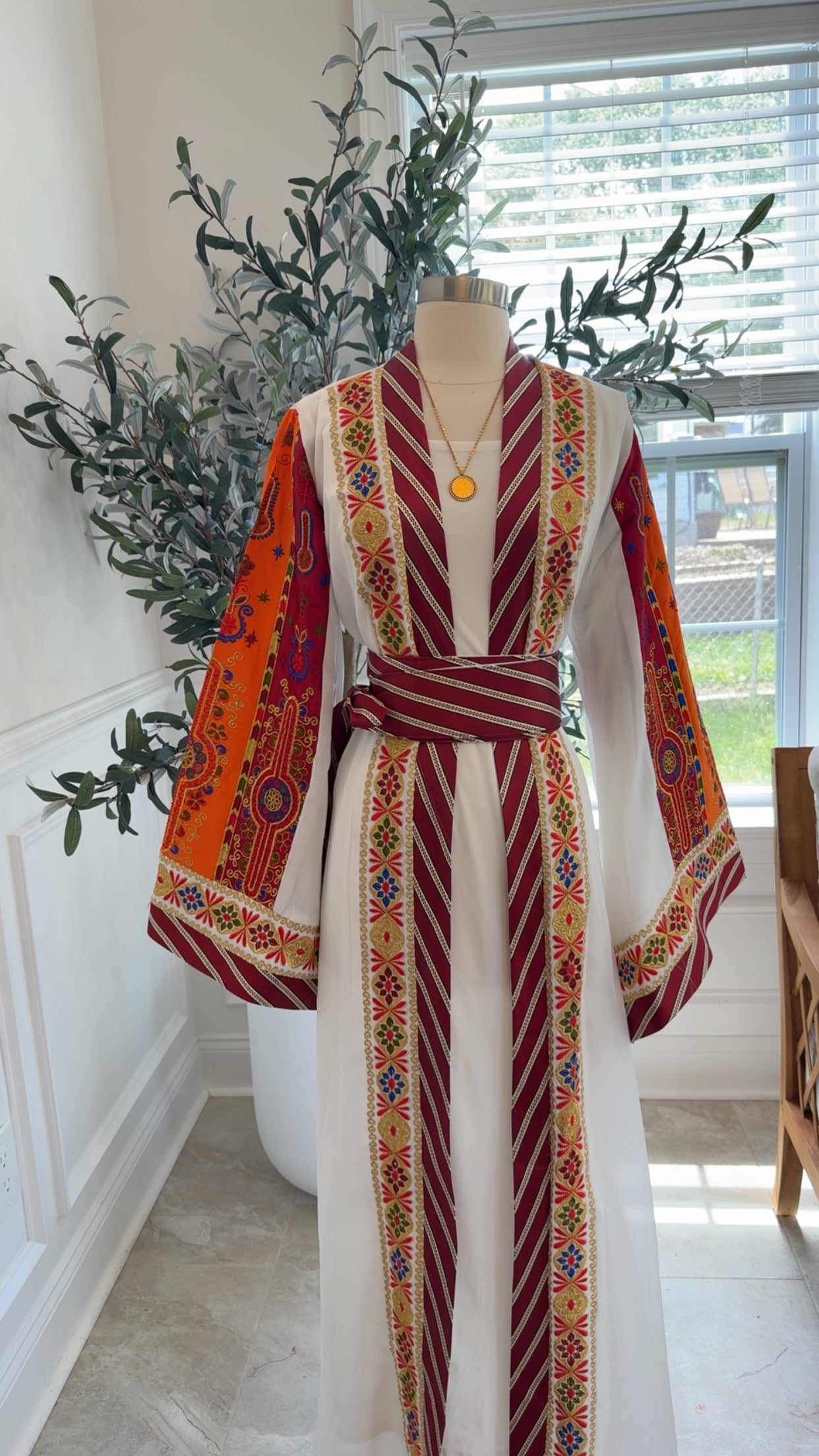 New White Kashmir Malika Abaya
