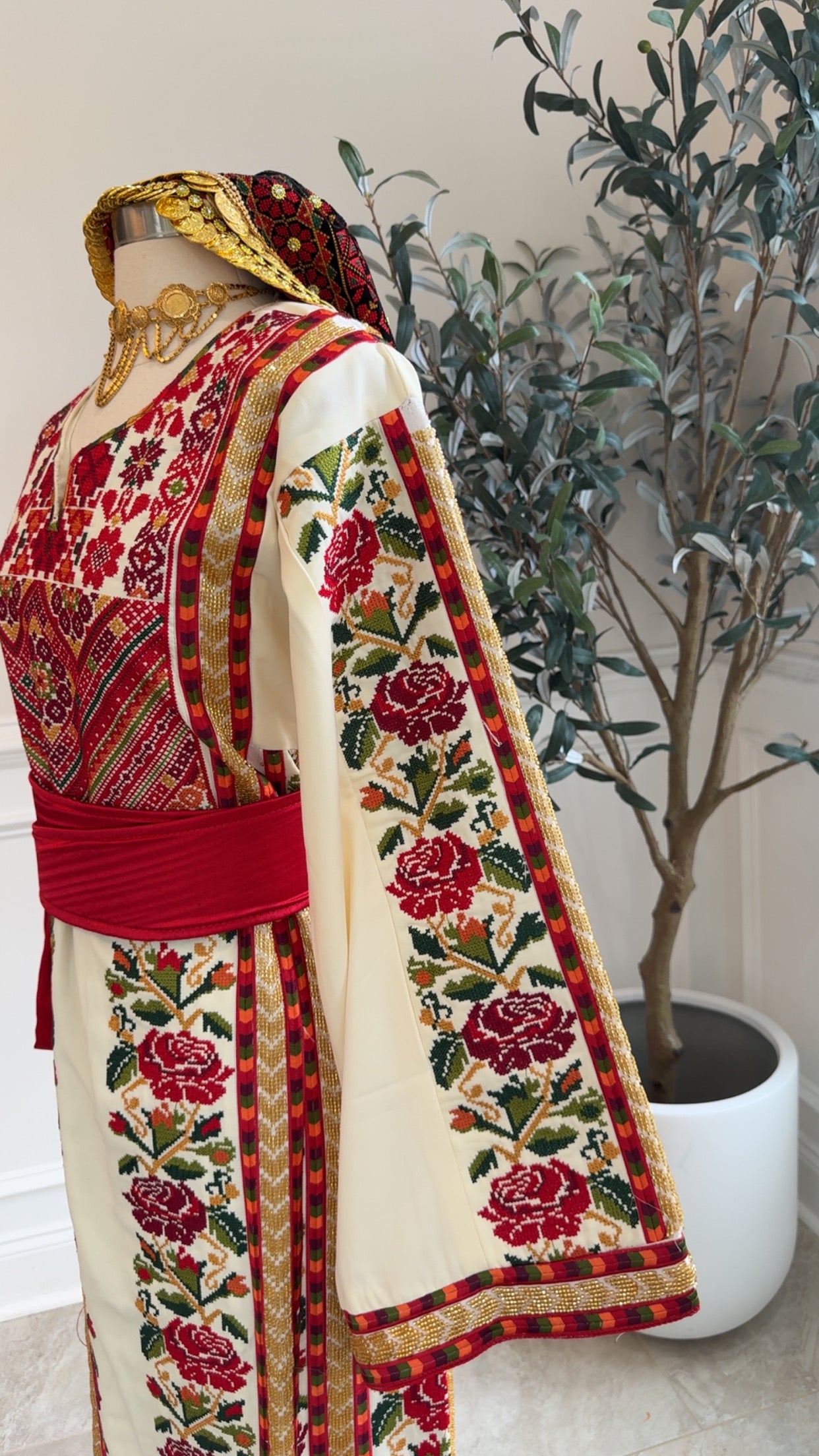 New Ward Al Joury Floral Thobe