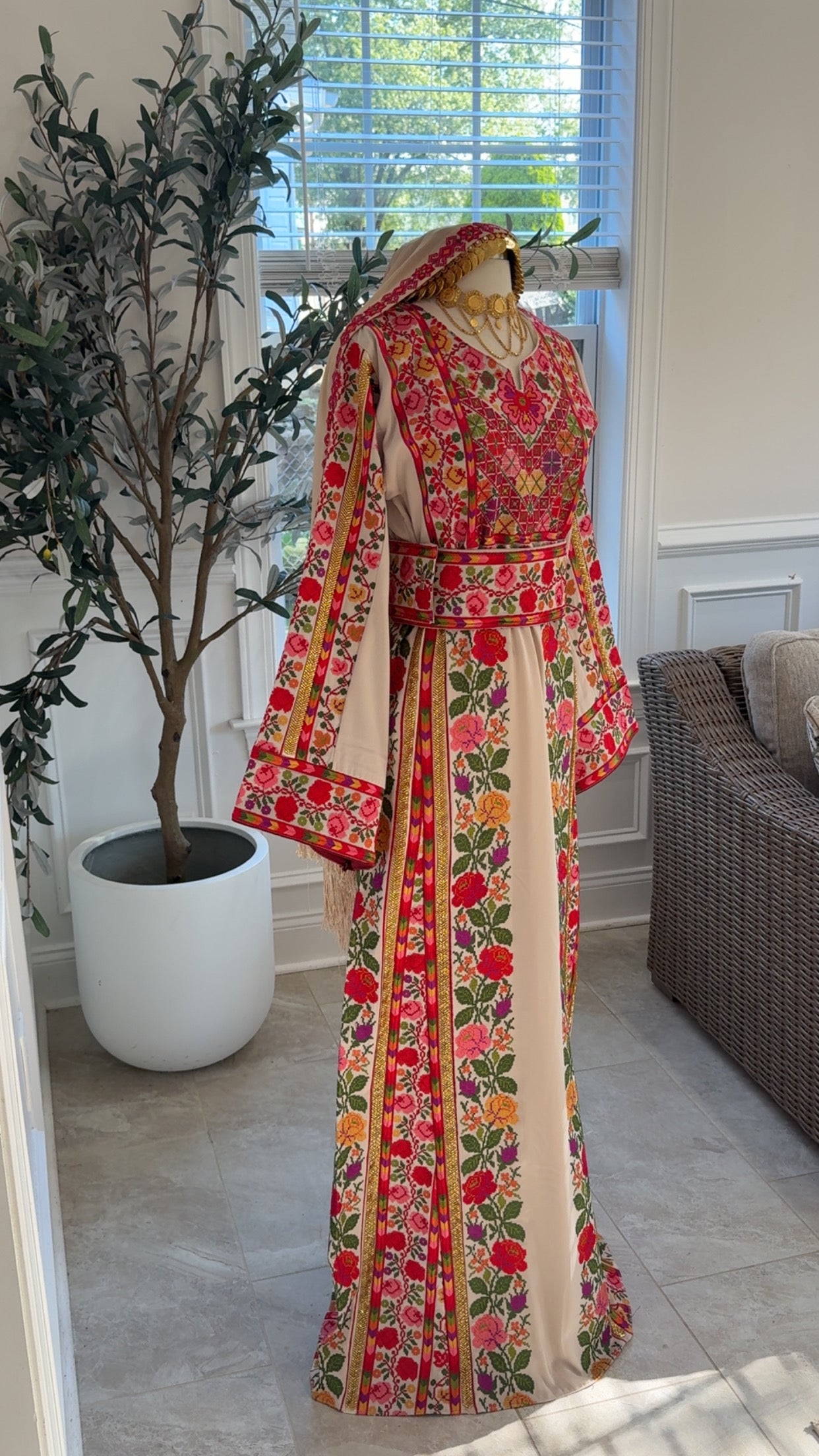 New Beige Floral Sabayel Thobe