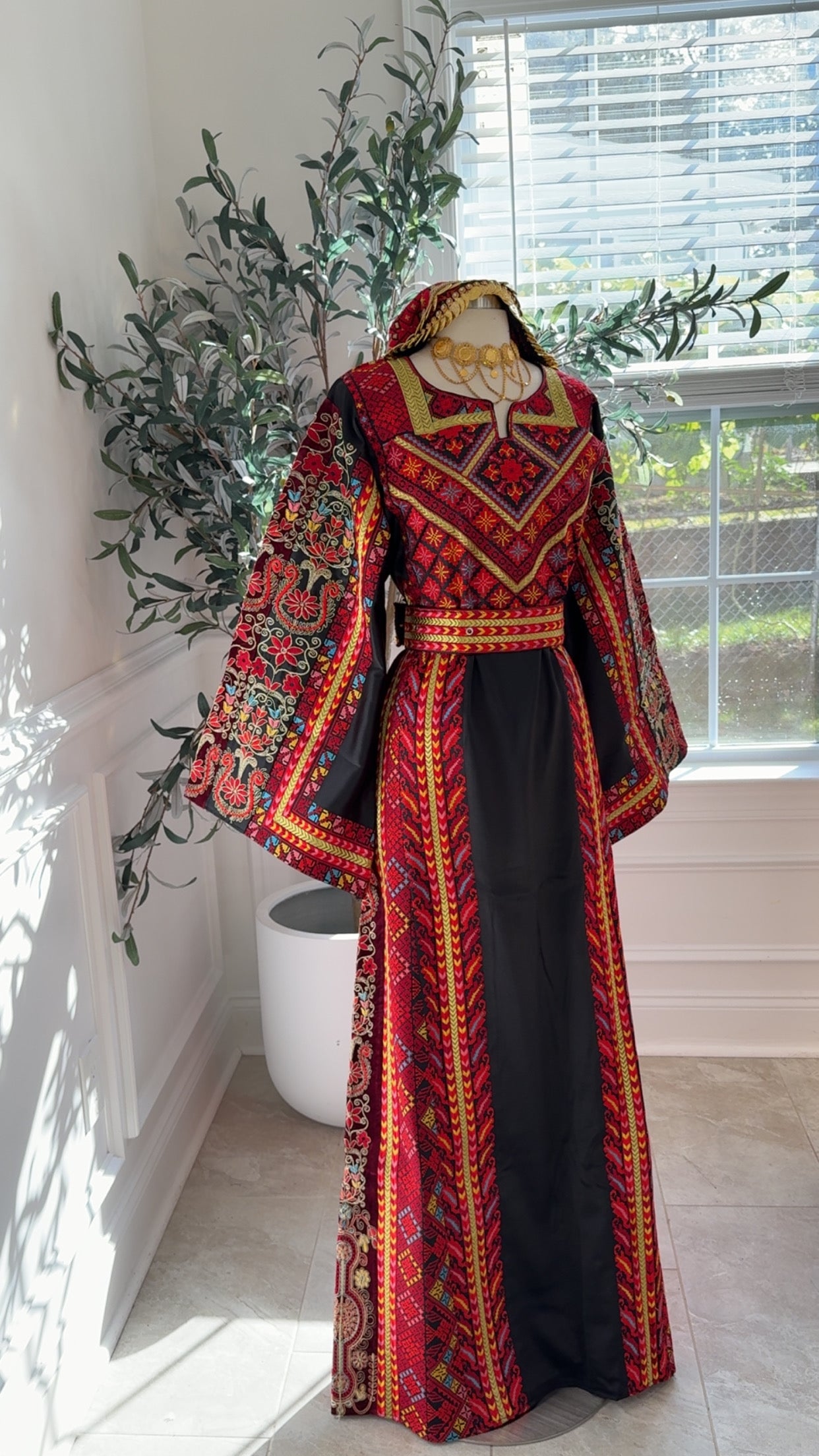 New Black Floral Thobe