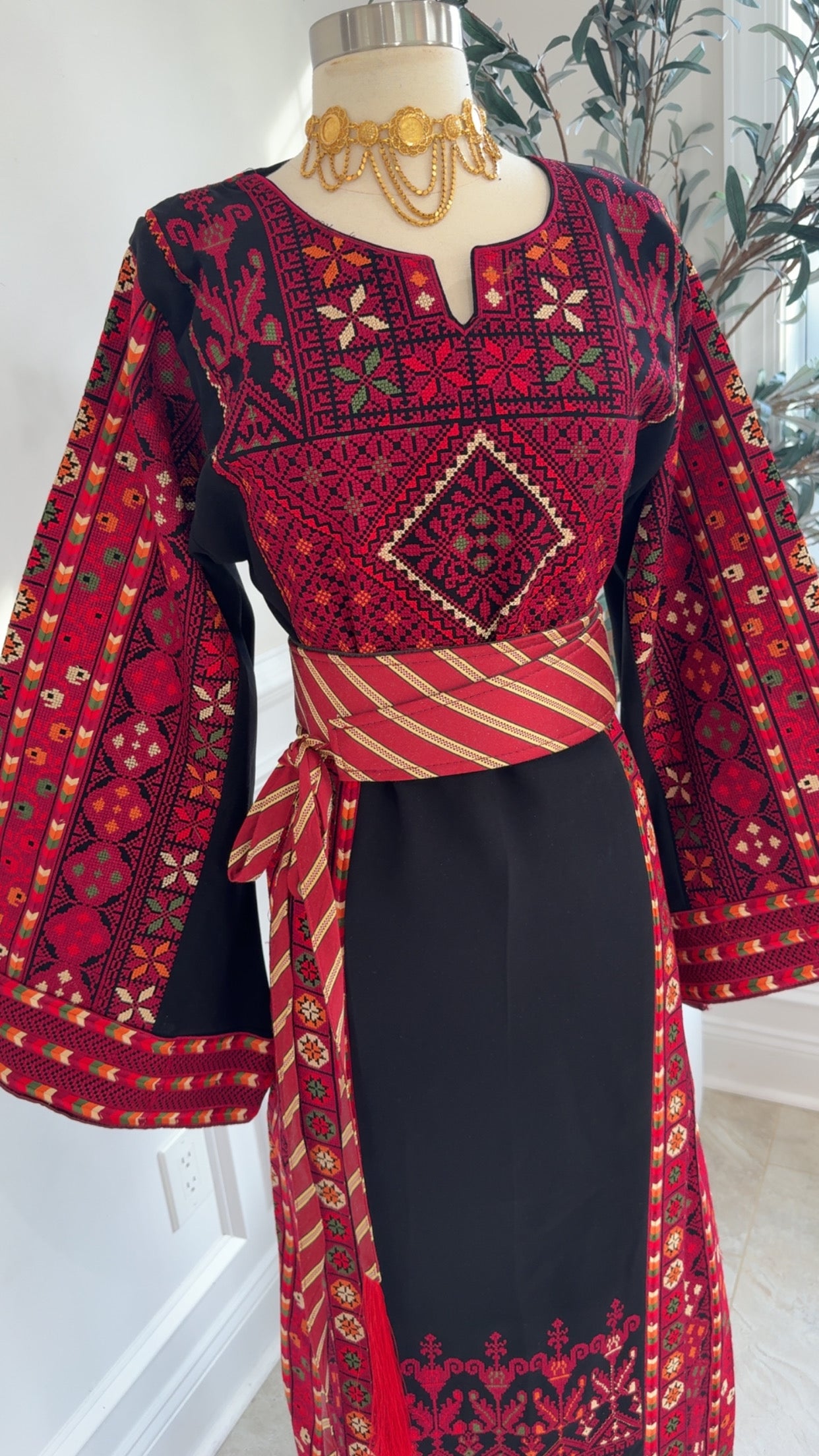 Red & Gold Kashmir Belt