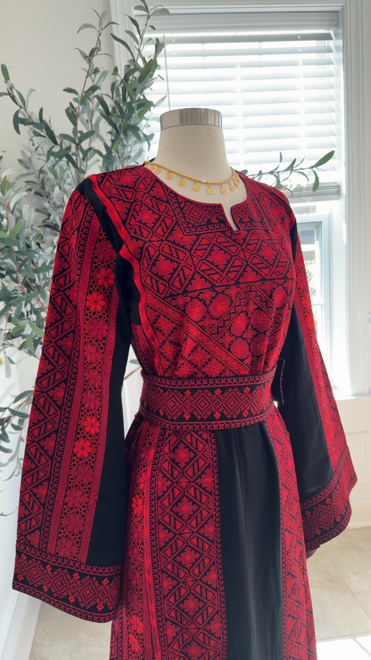 New Red/Maroon Simple Floral Thobe