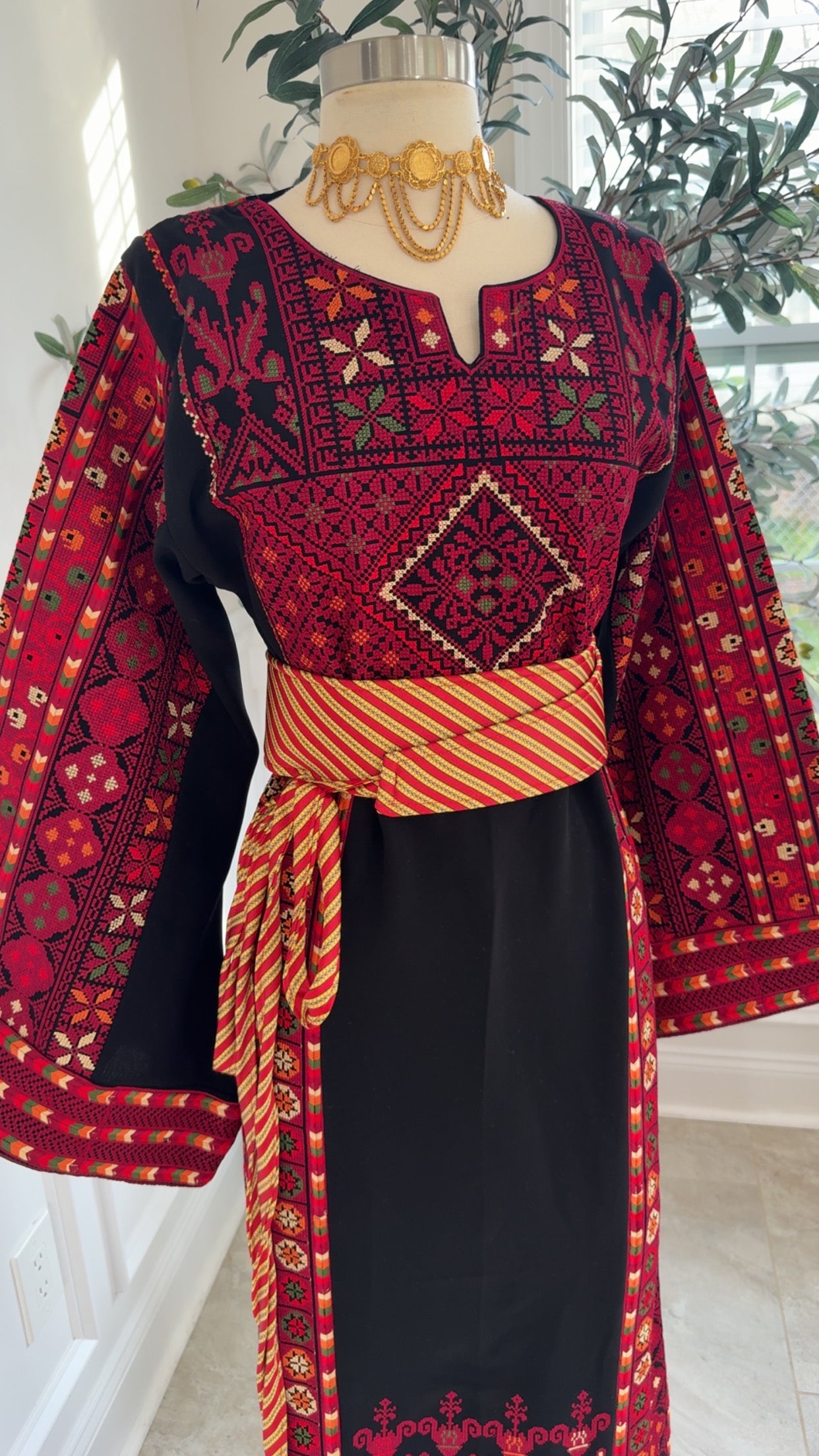 Red & Gold Kashmir Belt