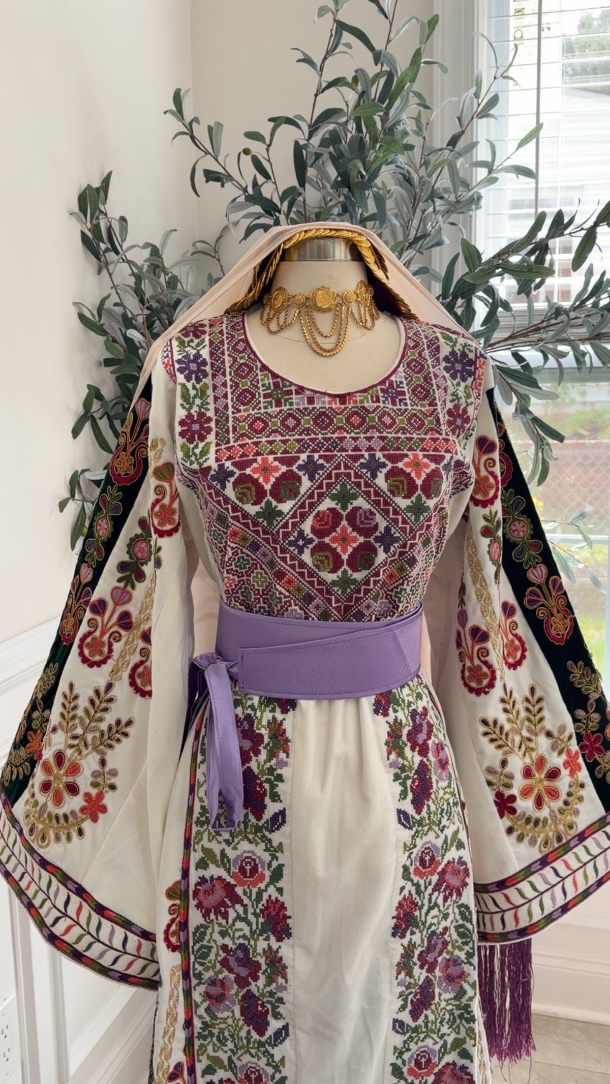 New White Velvet Floral Kasab Thobe