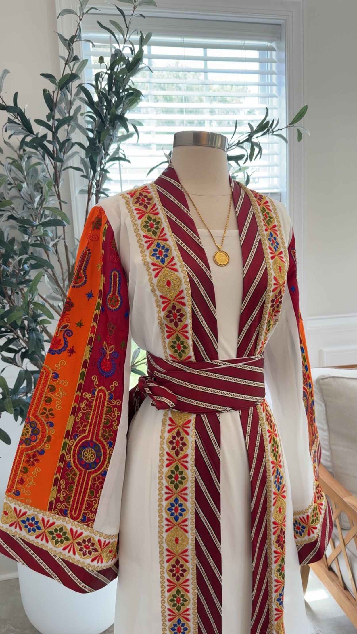 New White Kashmir Malika Abaya