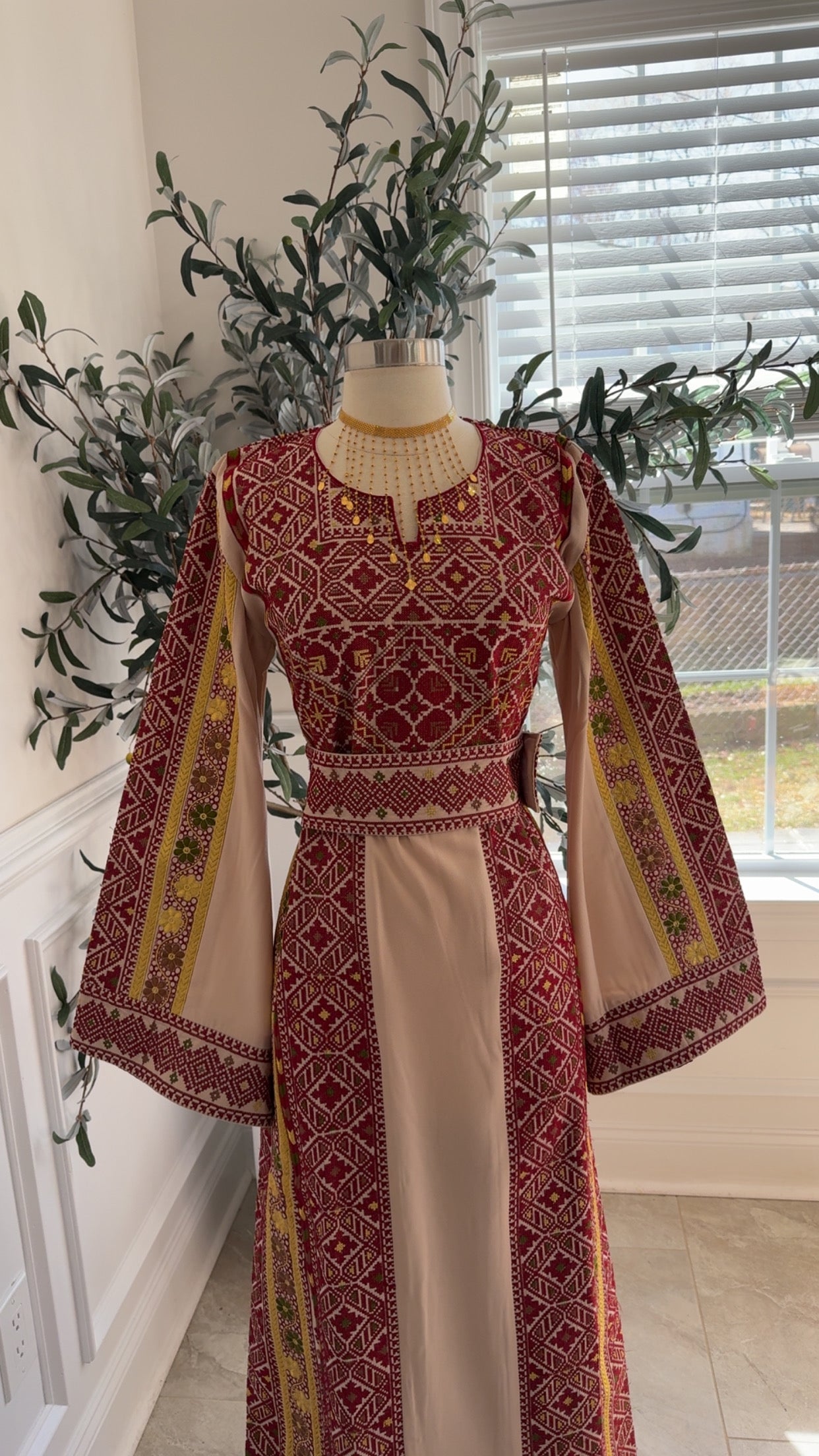 New Beige with Red Simple Floral Thobe