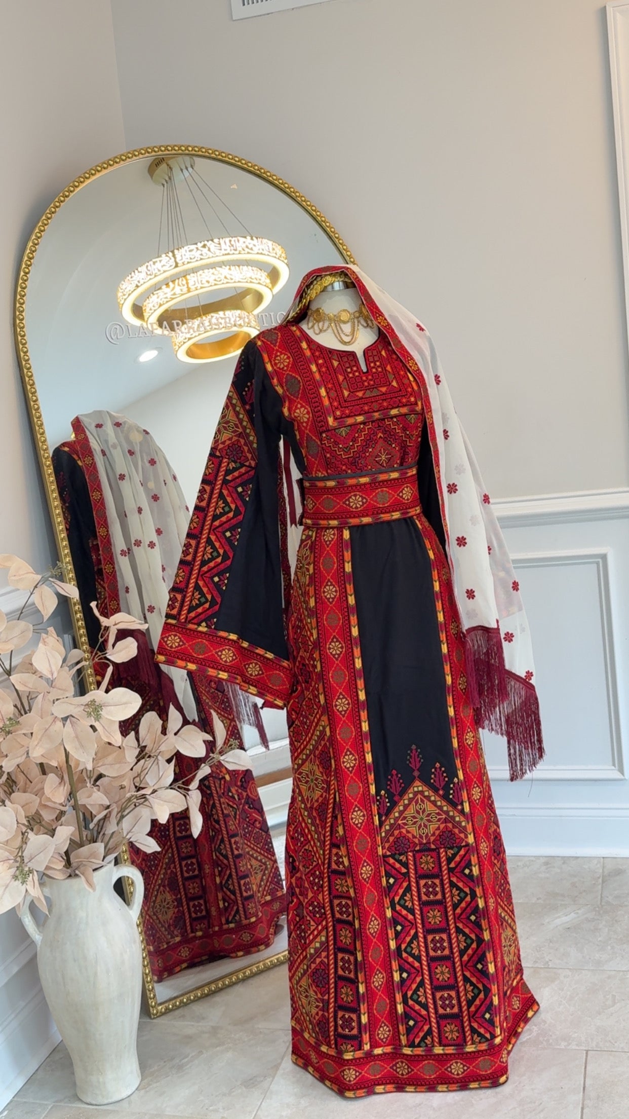 embroidered khirka / scarf