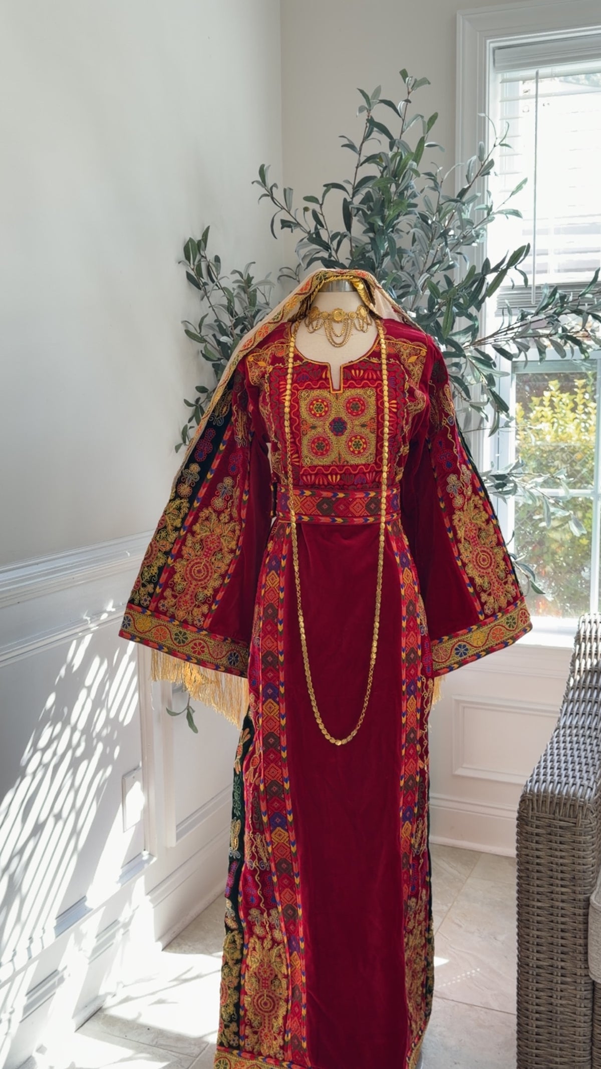 New Red Velvet Malika Thobe