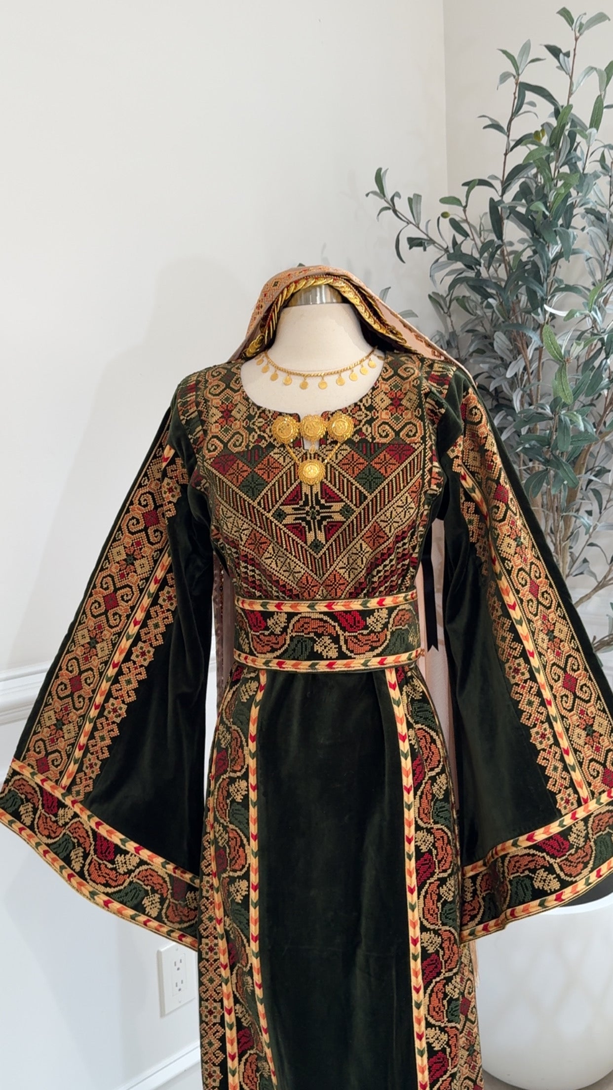 New Thobe Al Shalabi