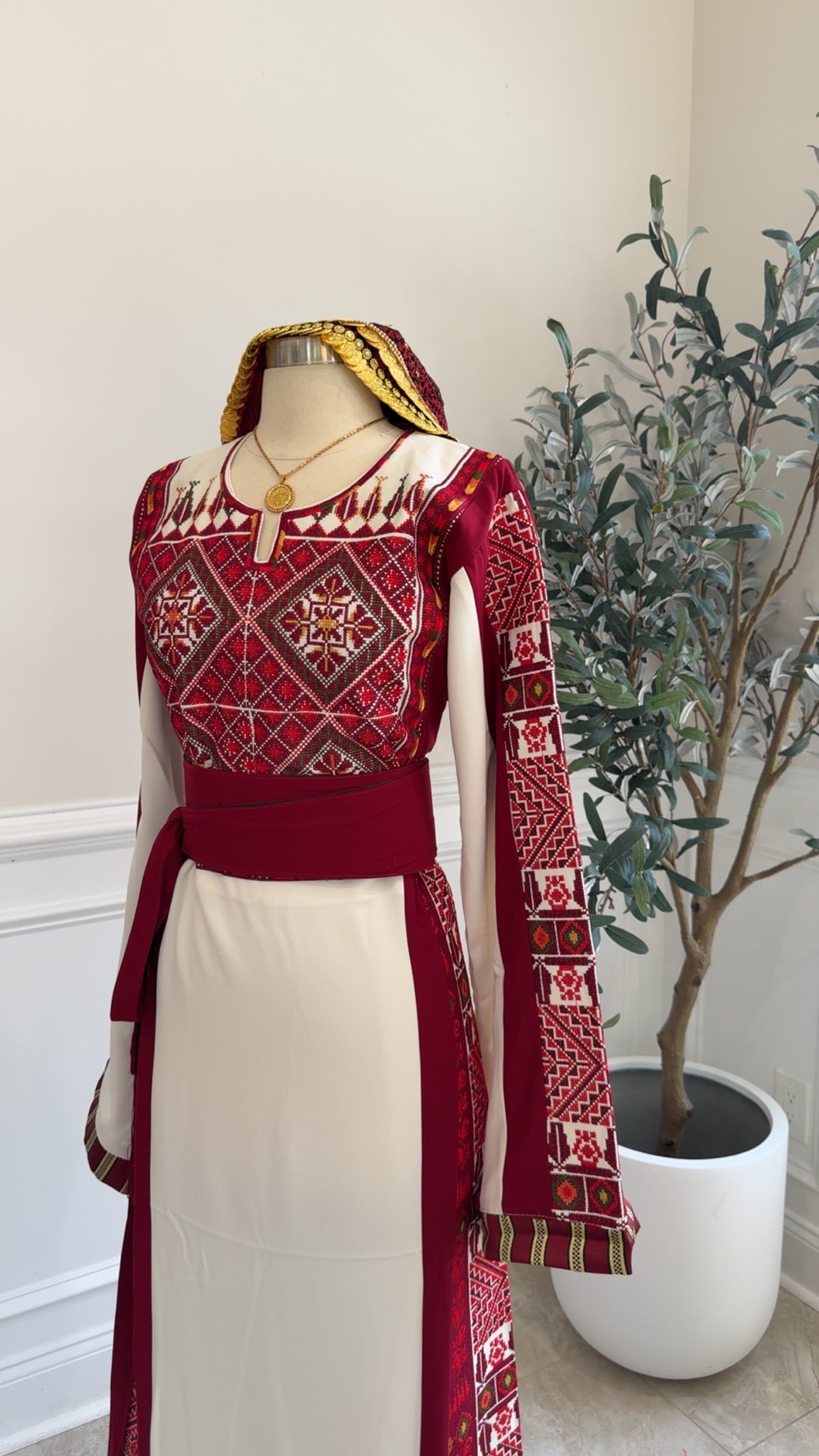 New Maroon Solid Majdlawi Thobe