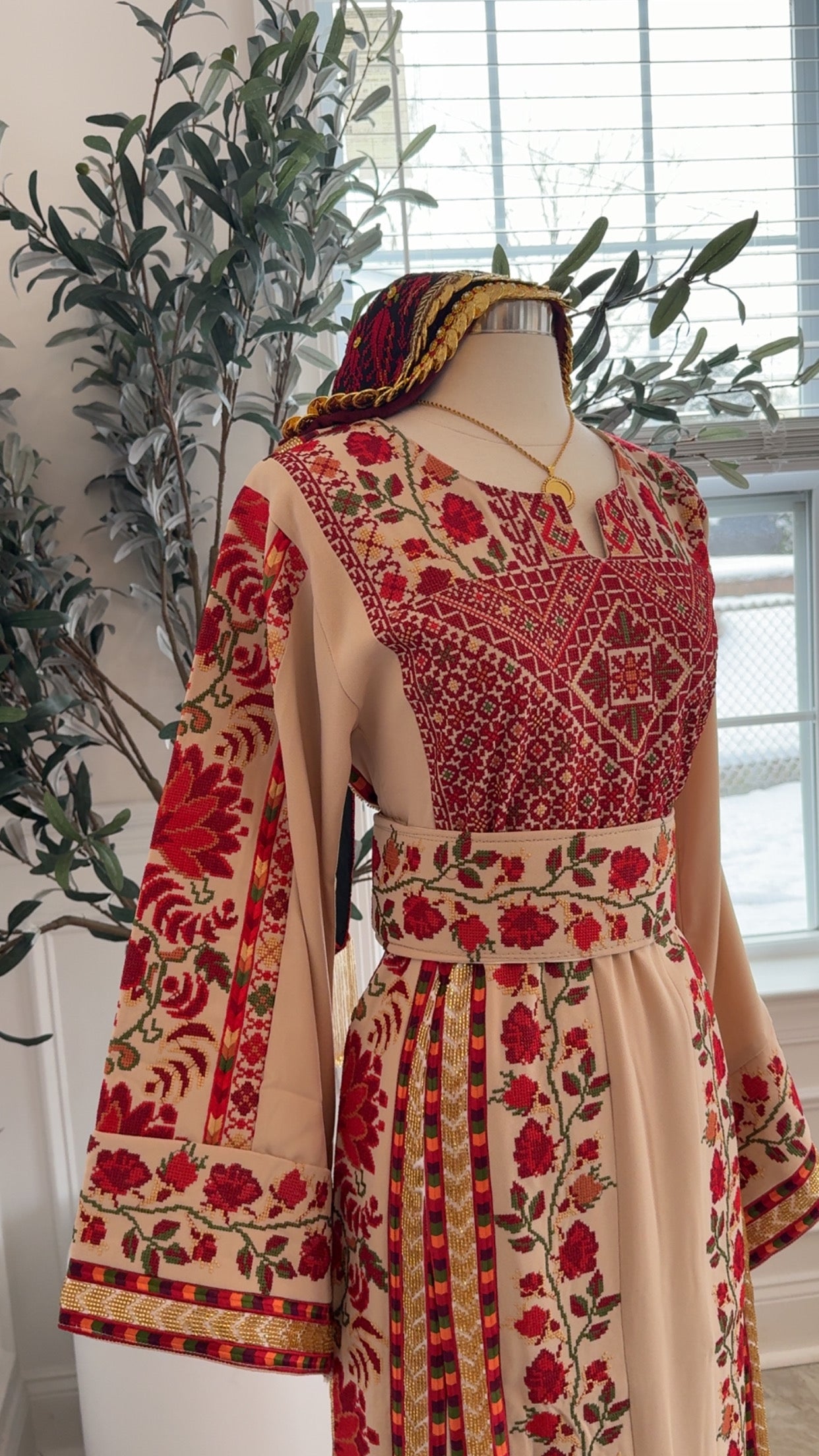 New Beige Floral Sabayel Thobe