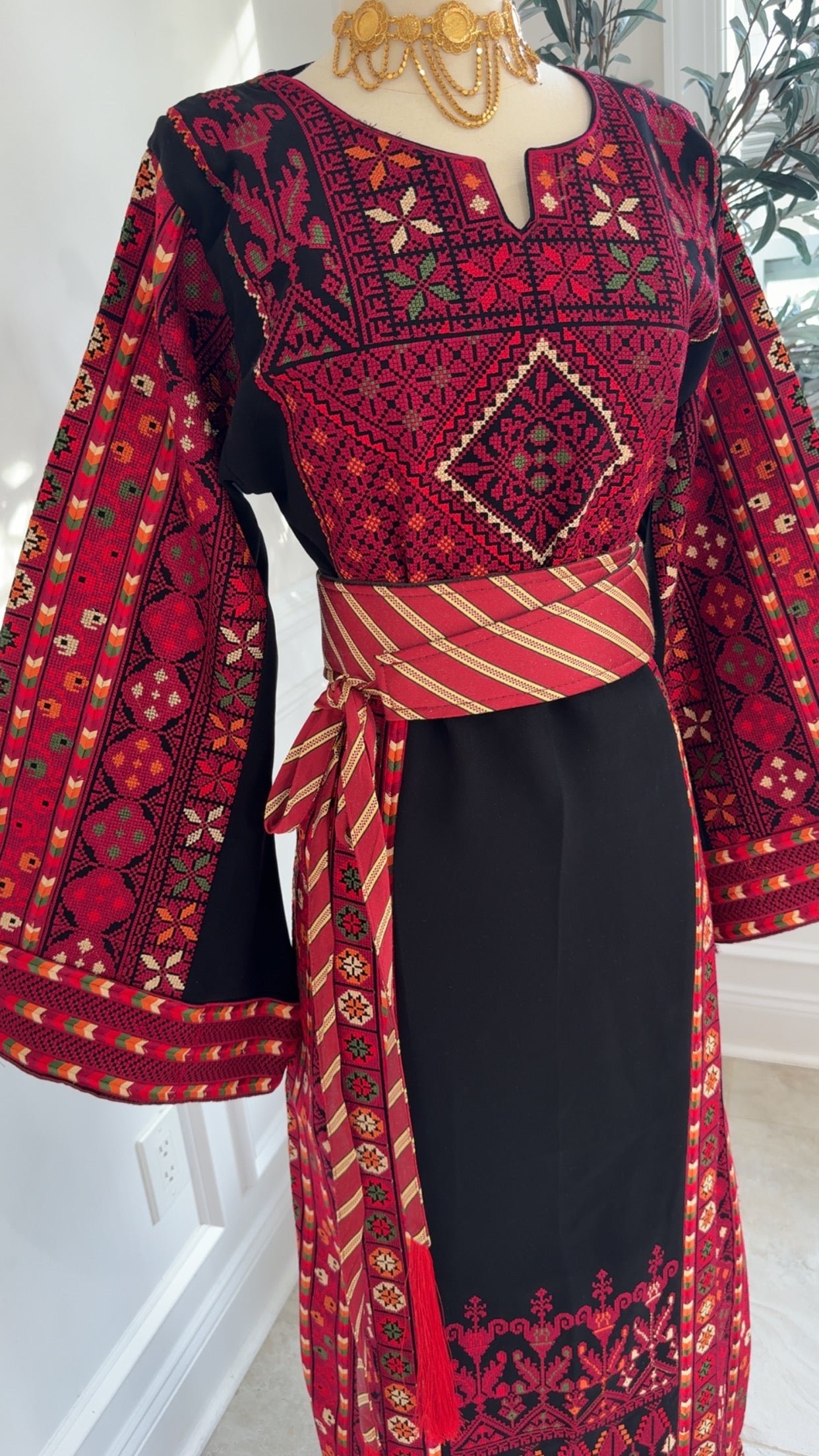 Red & Gold Kashmir Belt
