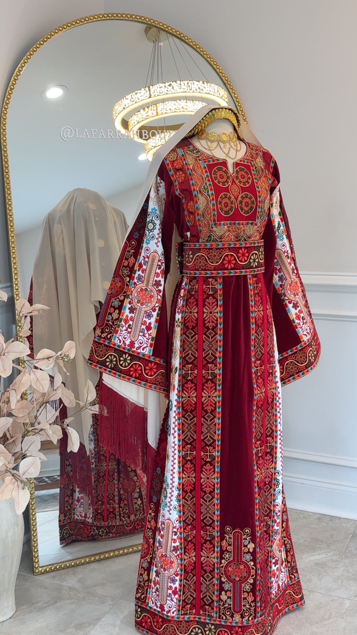 New Red Velvet Malika Thobe
