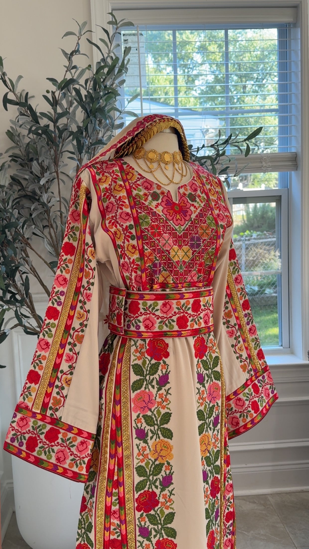 New Beige Floral Sabayel Thobe