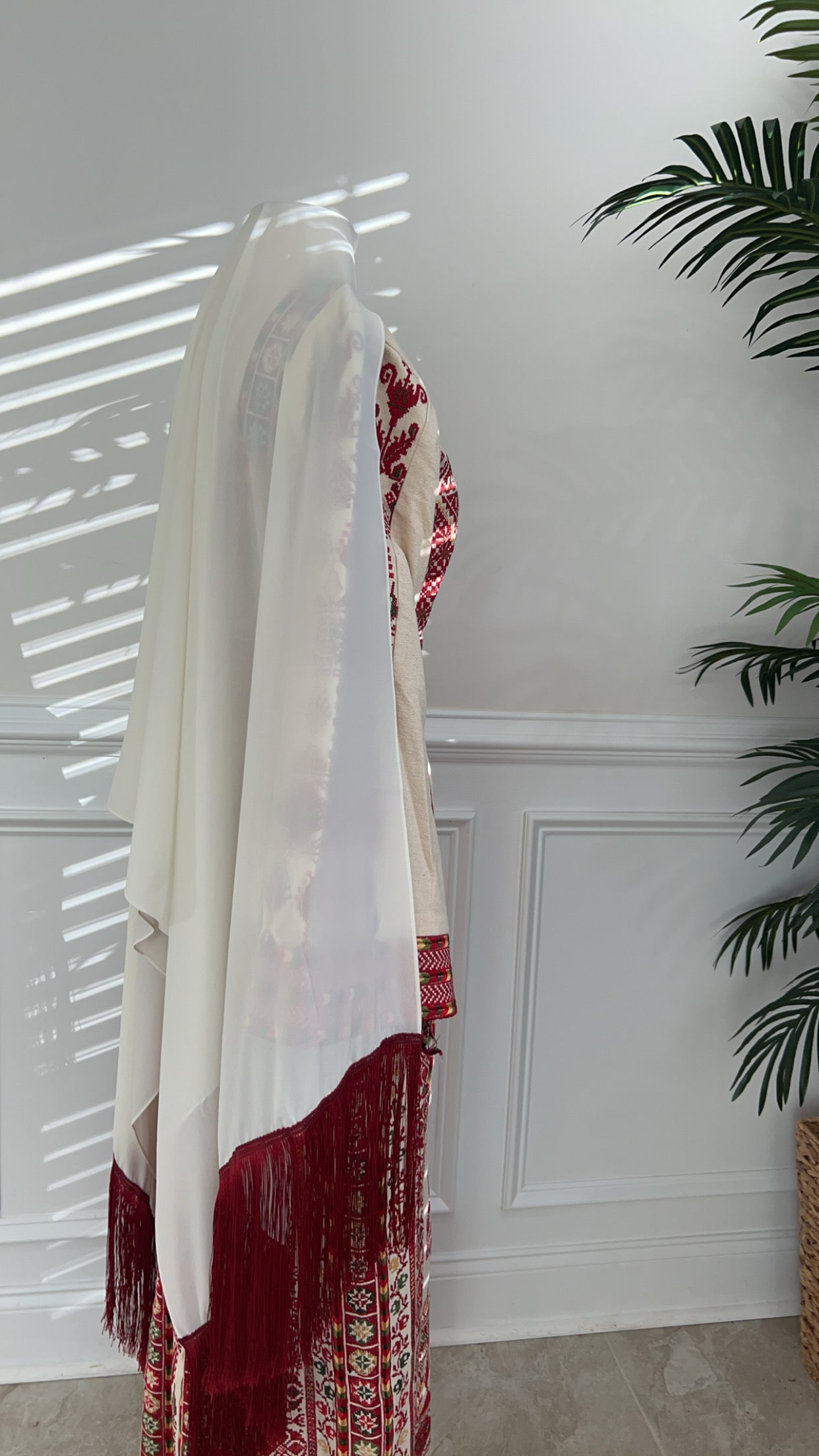 White khirka with Maroon Hadab