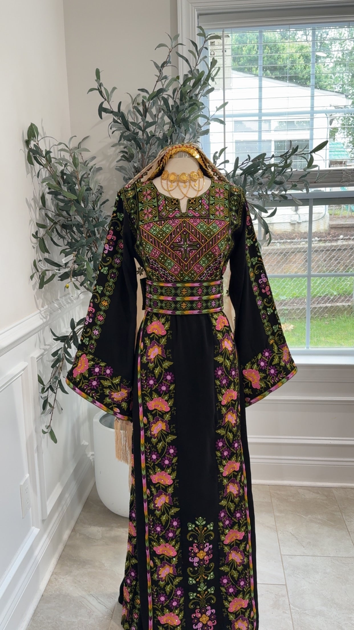 New Black Floral Thobe