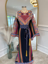 Load image into Gallery viewer, Navy Blue Majdlawi Thobe Sale

